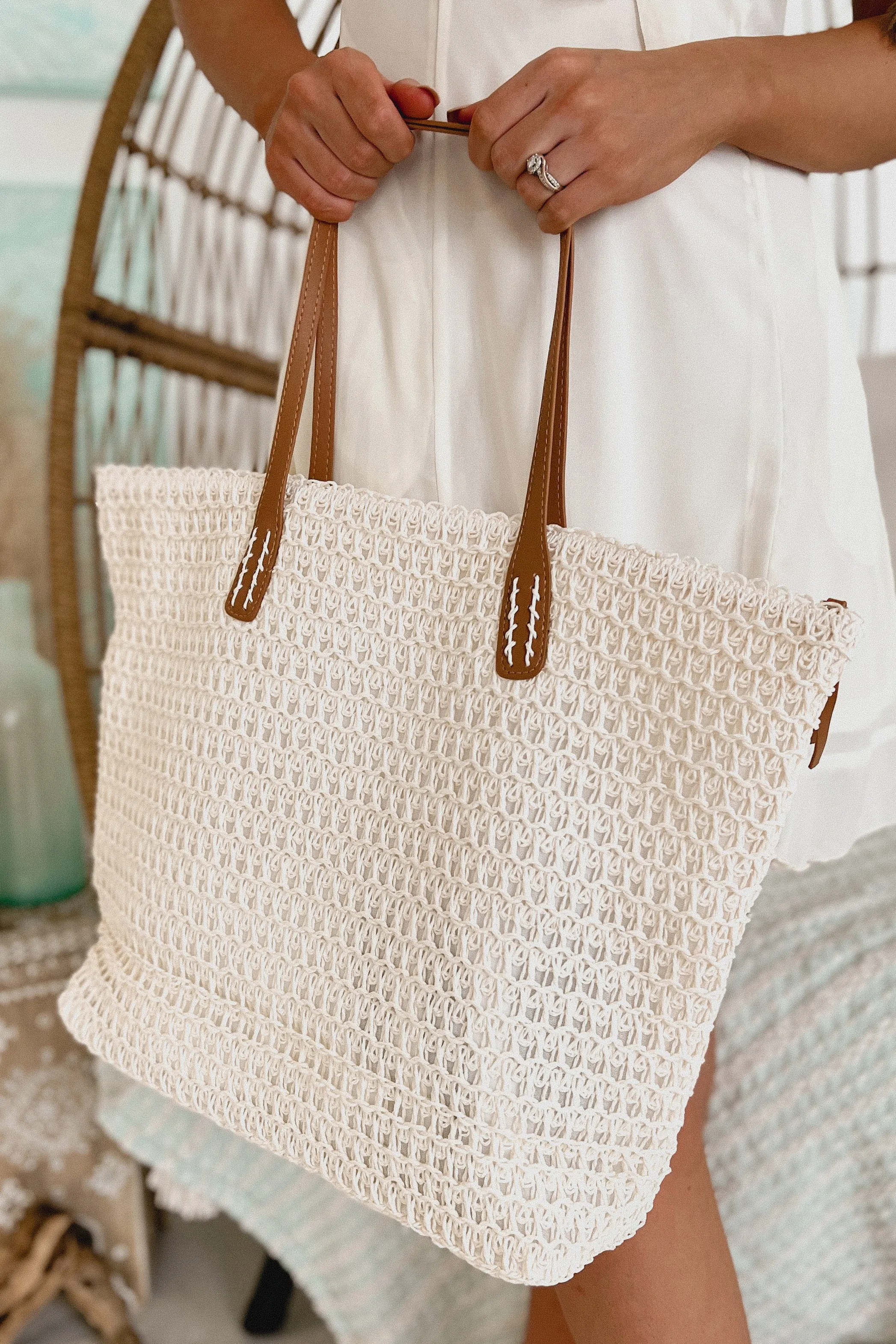 "Hello Sunshine" Embroidered Straw Tote (White/Pink)